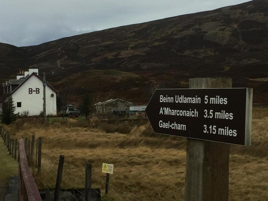 Balsporran Bed And Breakfast Dalwhinnie Esterno foto